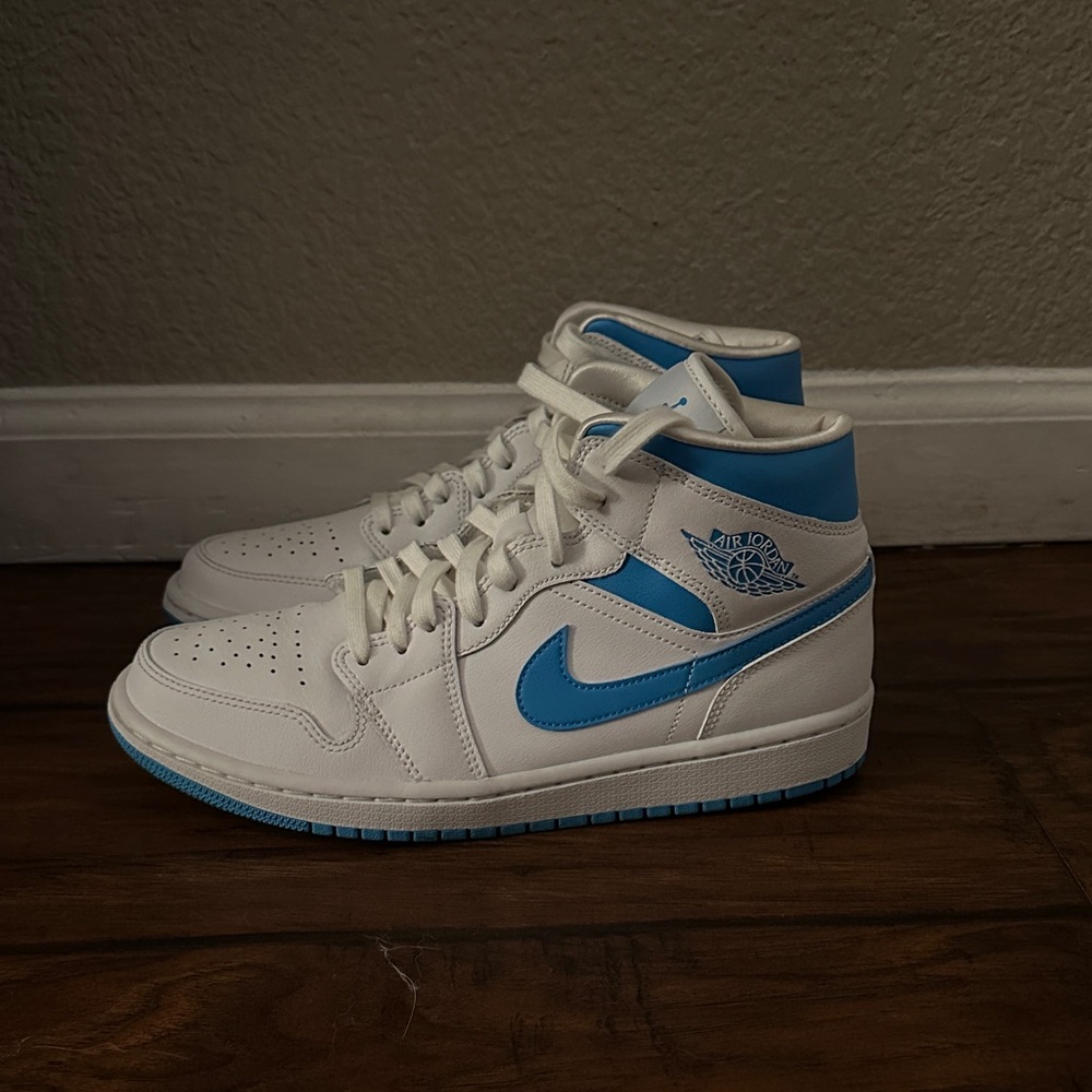 Nike Air Jordan White and Blue Women's High Tops Sneakers